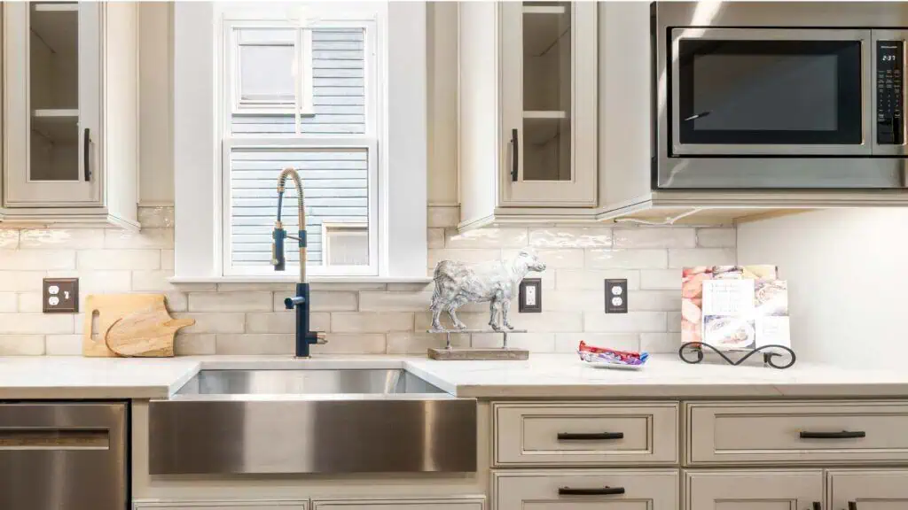 Built-in microwave ideas with cabinets